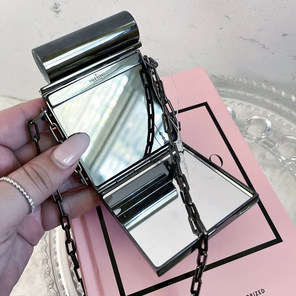 Authentic Valentino Garavani Black Mini Rockstud Lipstick Minaudiere on Chain - Picture 2 of 9